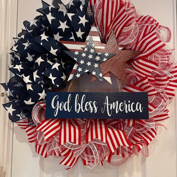 Patriotic WREATH “God Bless America” Red, White & Blue 24” Very FULL. July 4th - Picture 6 of 8